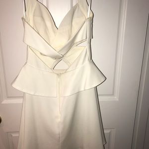 Short open white dress